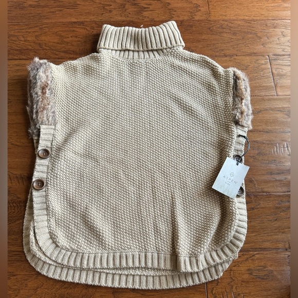 Aspen Kids Other - Aspen Kids Faux Fur Poncho‎ Sweater
